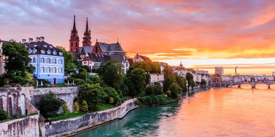 Vue de Bâle par le Rhin